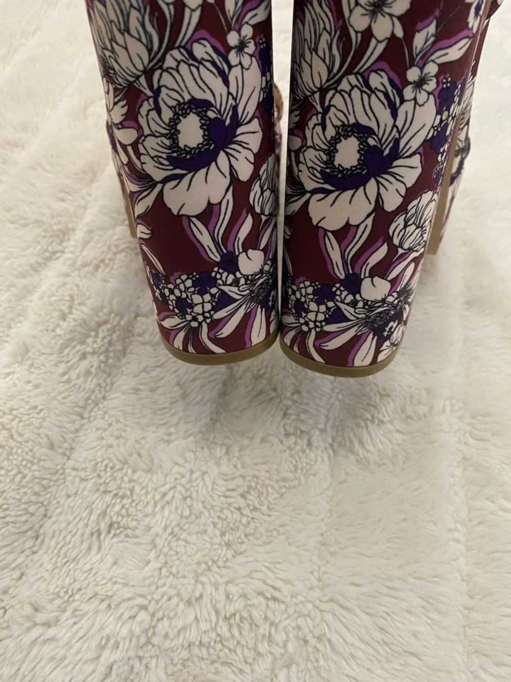 Express Platform Ankle-Strap Floral Heeled Sandals in Plum Size 7